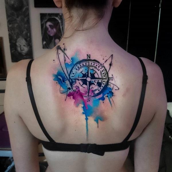 Aquarell-Kompass-Rücken-Tattoo-86