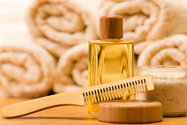 traitement des pointes des cheveux à l'huile de jojoba