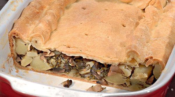 pastel con champiñones y patatas