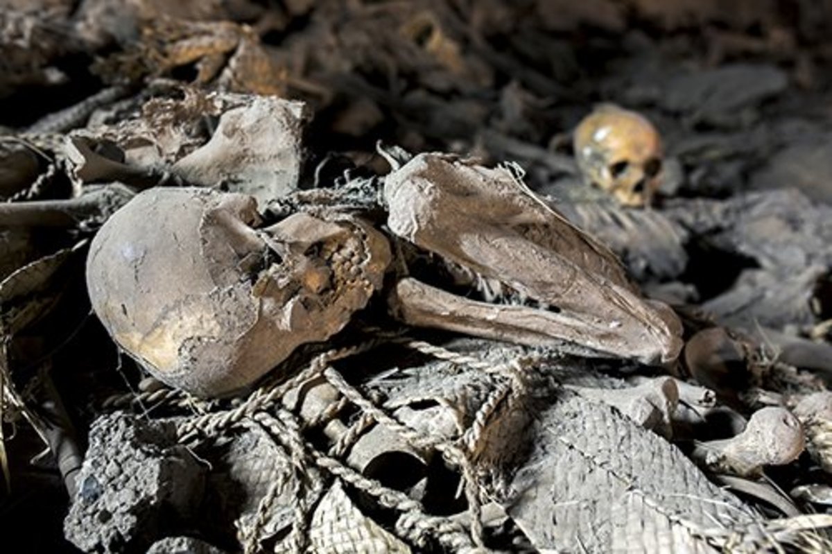 Äthiopische Grabhöhle, Überreste von Pilgern in einer heiligen Stätte in der Nähe von Lalibela.