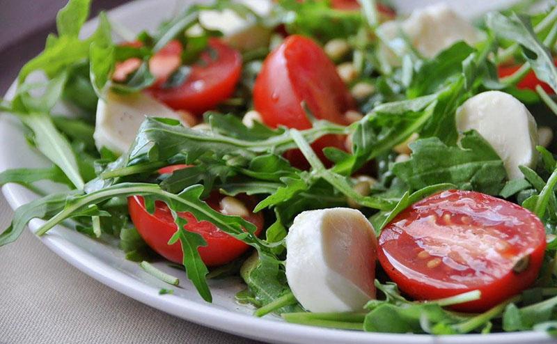 salades d'été de roquette