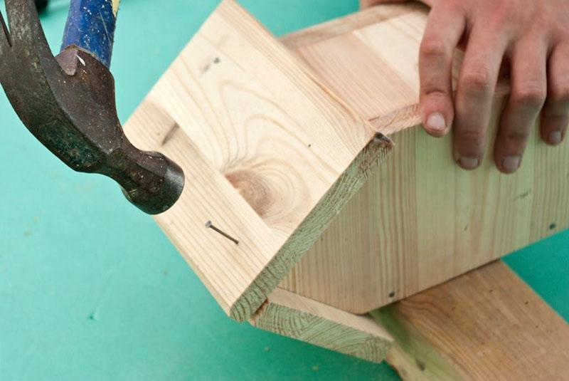 fixation de toit de nichoir
