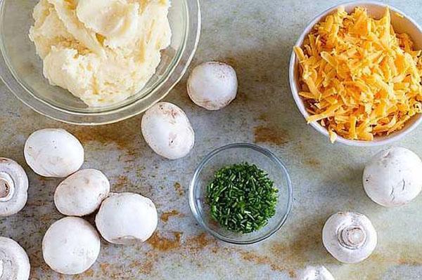 champiñones con patatas picadas