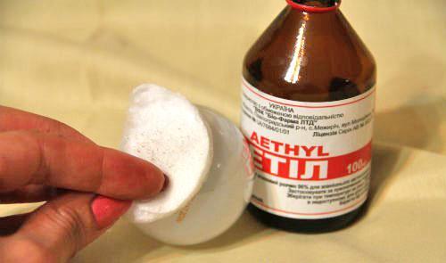 limpiar la bombilla con alcohol