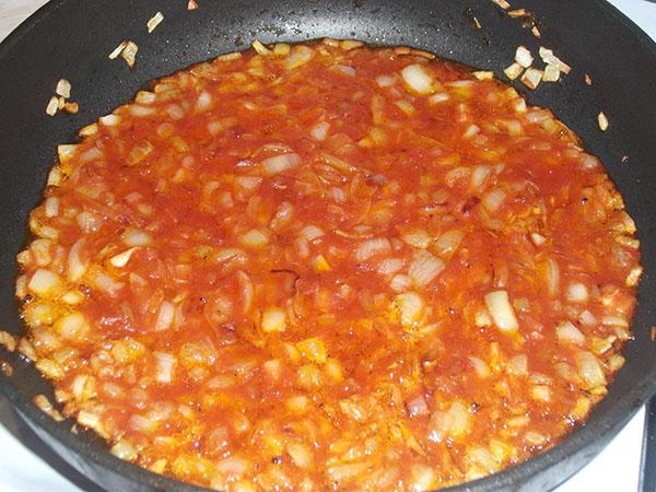 guiso de verduras con pasta de tomate