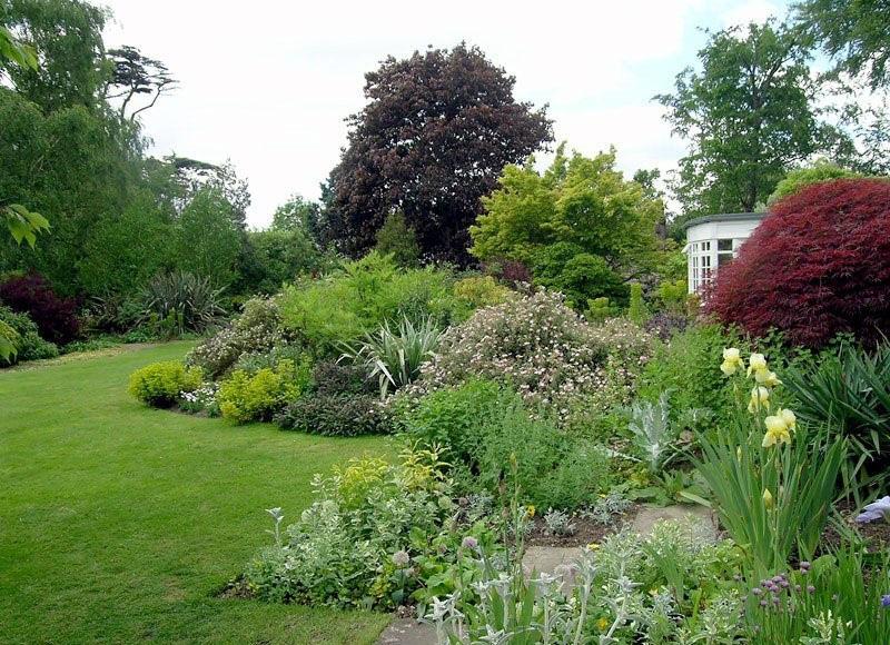 Jardin et pelouse à l'anglaise